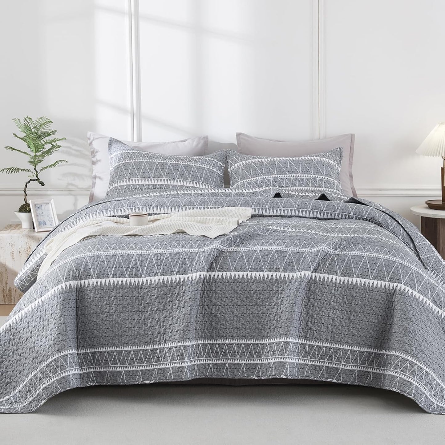 Grey California King Quilt Set (112X104 Inch), 3 Pieces(1 Striped Boho Printed Quilt and 2 Pillowcases), Bohemian Summer Lightweight Reversible Microfiber Bedspread Coverlet Sets