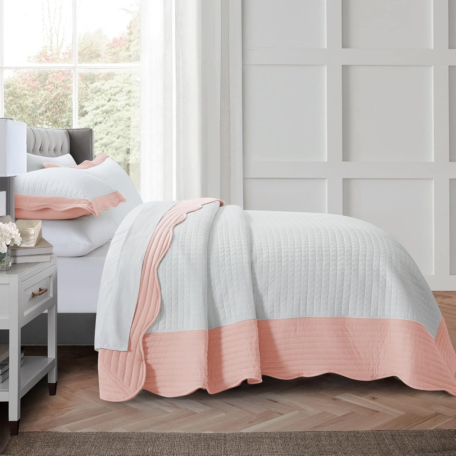 3-Piece King Quilt Set - Soft Warm Reversible Coverlet Bedspread Set (102 X 90 Inch) with 2 Pillow Sham (20 X 26 Inch), White and Pink