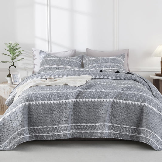 Grey California King Quilt Set (112X104 Inch), 3 Pieces(1 Striped Boho Printed Quilt and 2 Pillowcases), Bohemian Summer Lightweight Reversible Microfiber Bedspread Coverlet Sets