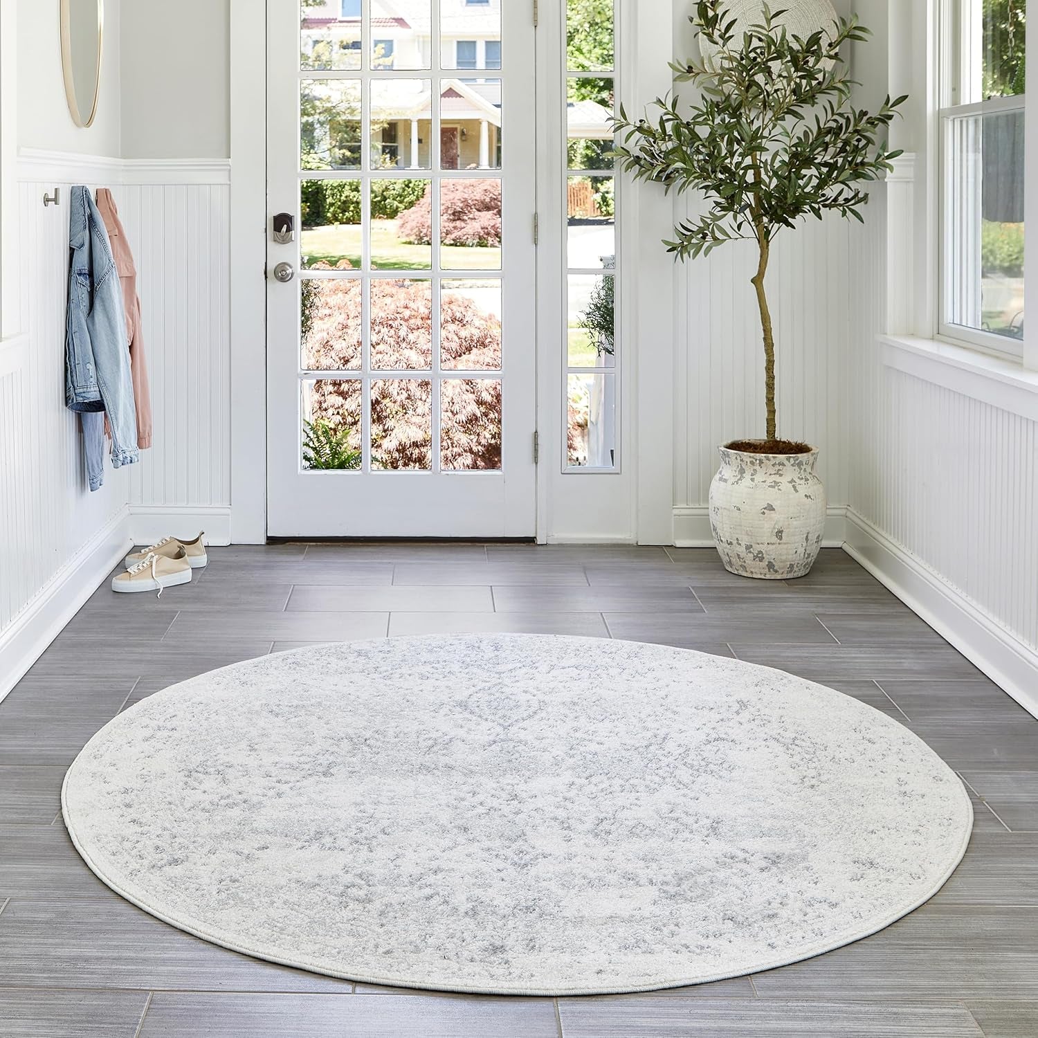 Odell Faded Vintage Area Rug, 8' Round, Ivory