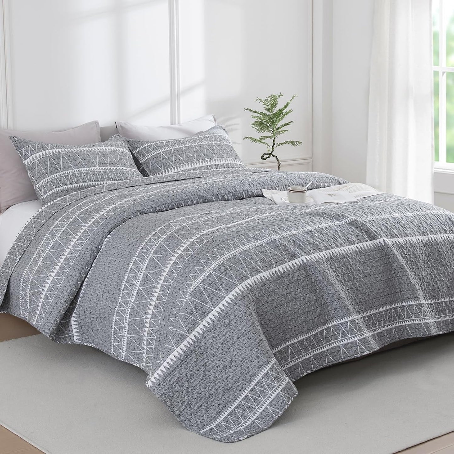 Grey California King Quilt Set (112X104 Inch), 3 Pieces(1 Striped Boho Printed Quilt and 2 Pillowcases), Bohemian Summer Lightweight Reversible Microfiber Bedspread Coverlet Sets