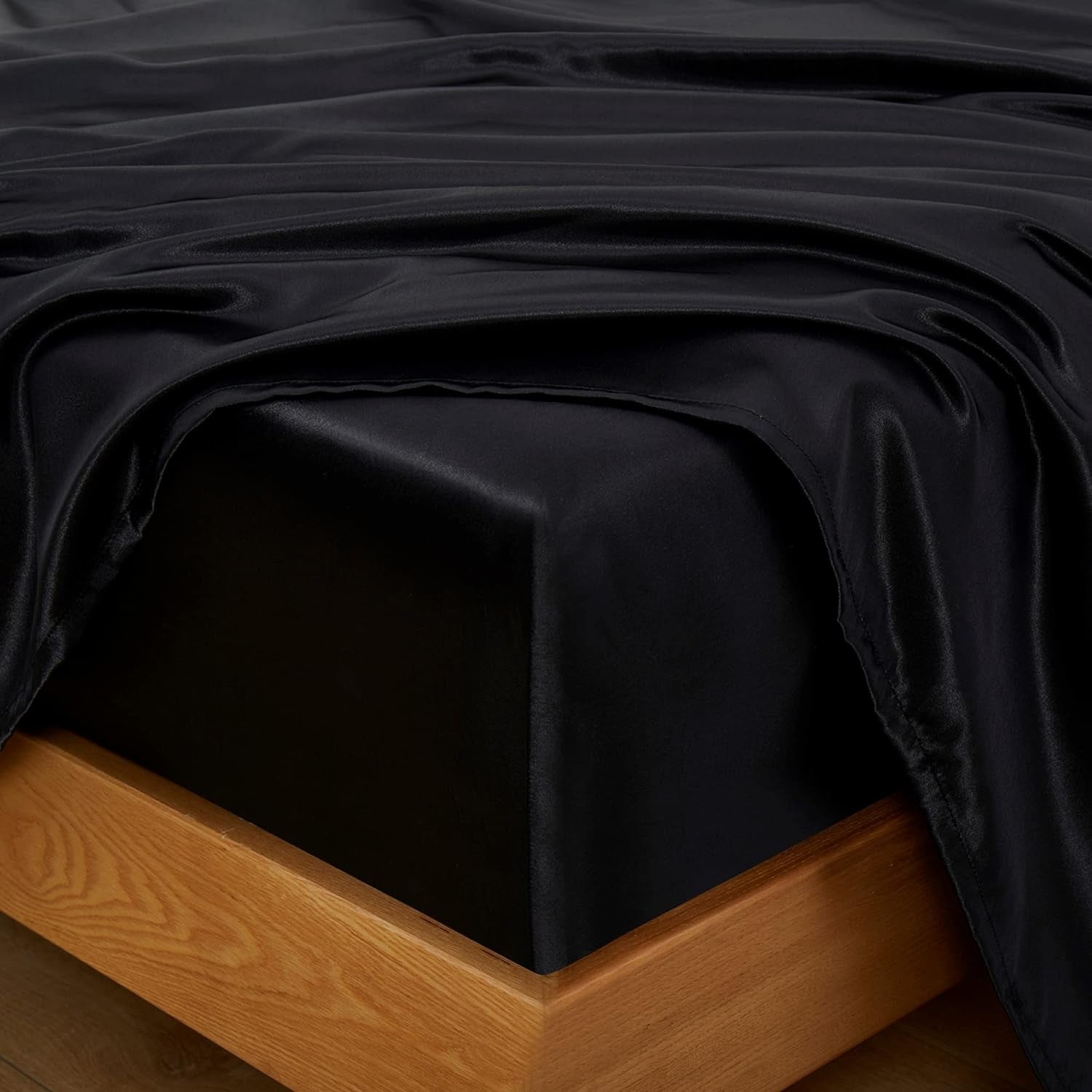 5Pcs Silky Satin Sheets Set, King Size Satin Bed Sheets Set, Black Luxury Bedding Sets, Breathable & Ultra Soft Sheets Set Includes 1 Fitted Sheet, 1 Flat Sheet, 3 Pillowcases