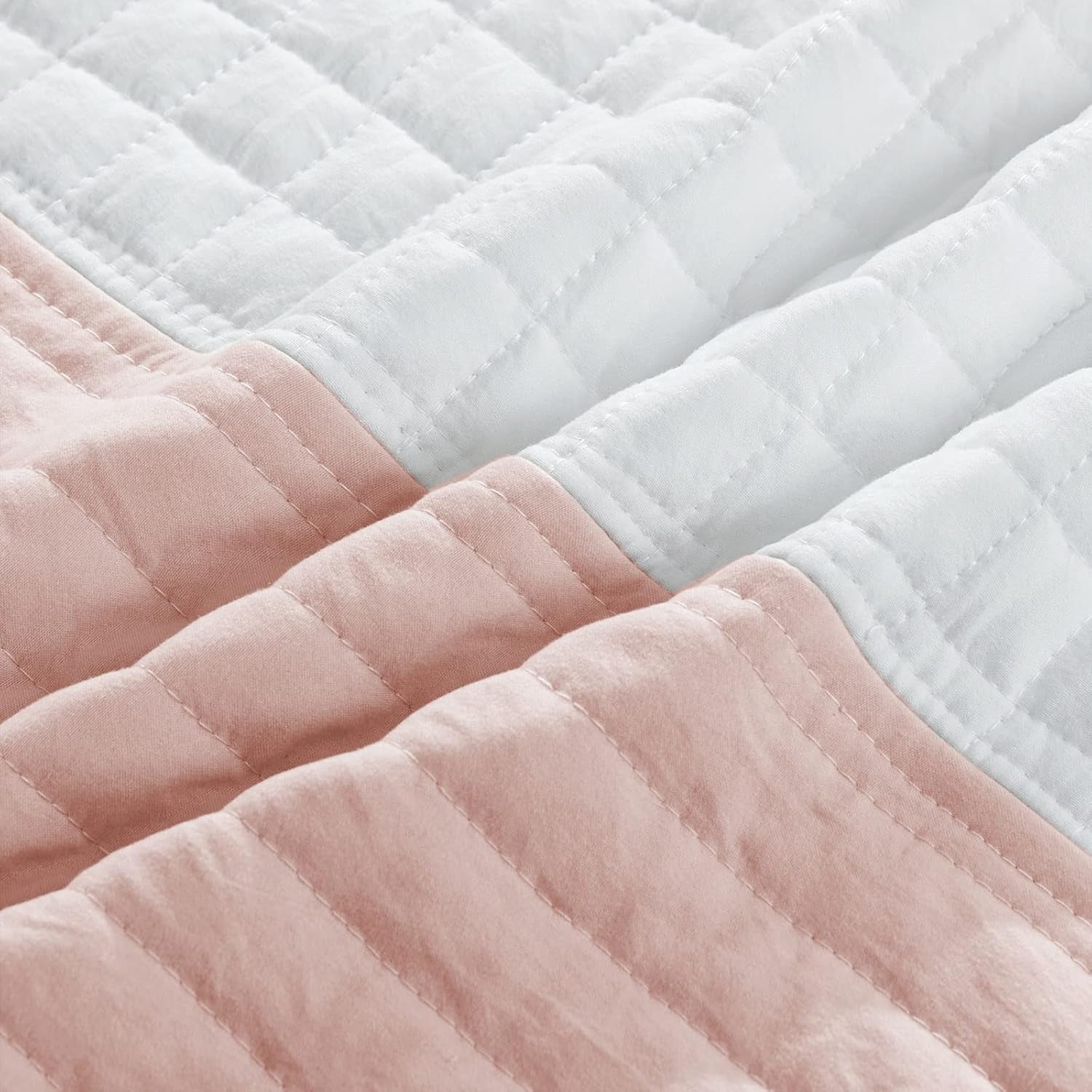 3-Piece King Quilt Set - Soft Warm Reversible Coverlet Bedspread Set (102 X 90 Inch) with 2 Pillow Sham (20 X 26 Inch), White and Pink