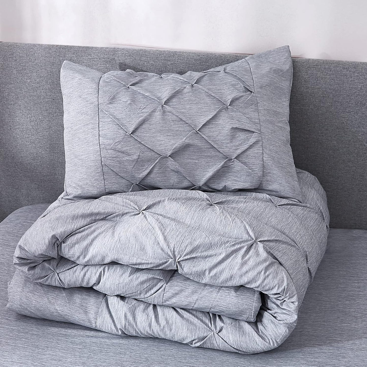 Pinch Pleated Comforter Set Oversized King(108"X 102"), 3 Pieces,1 Pintuck Cationic Dyeing Comforter & 2 Pillow Shams(20"X 36"), Pintuck down Alternative All Season Comforter Bedding Set