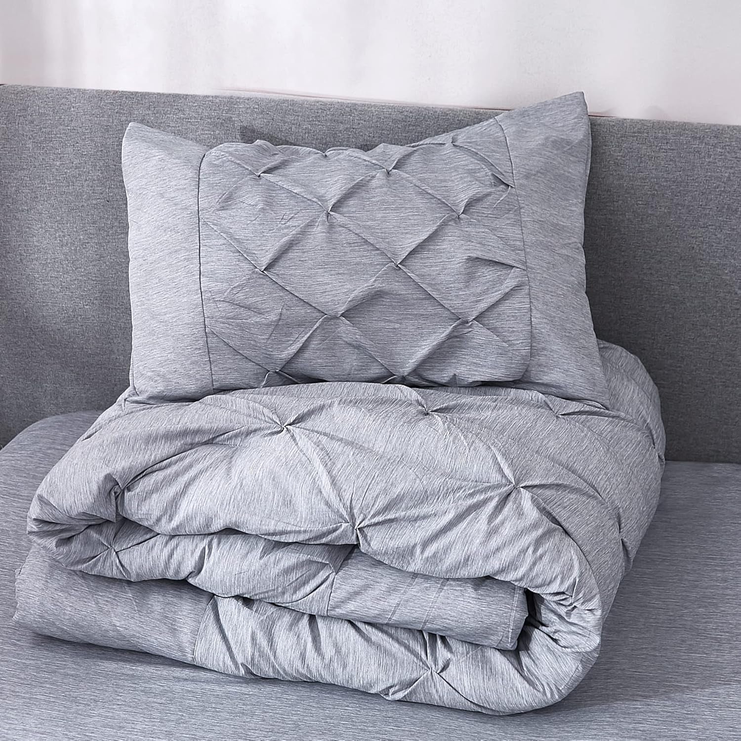 Pinch Pleated Comforter Set Oversized King(108"X 102"), 3 Pieces,1 Pintuck Cationic Dyeing Comforter & 2 Pillow Shams(20"X 36"), Pintuck down Alternative All Season Comforter Bedding Set